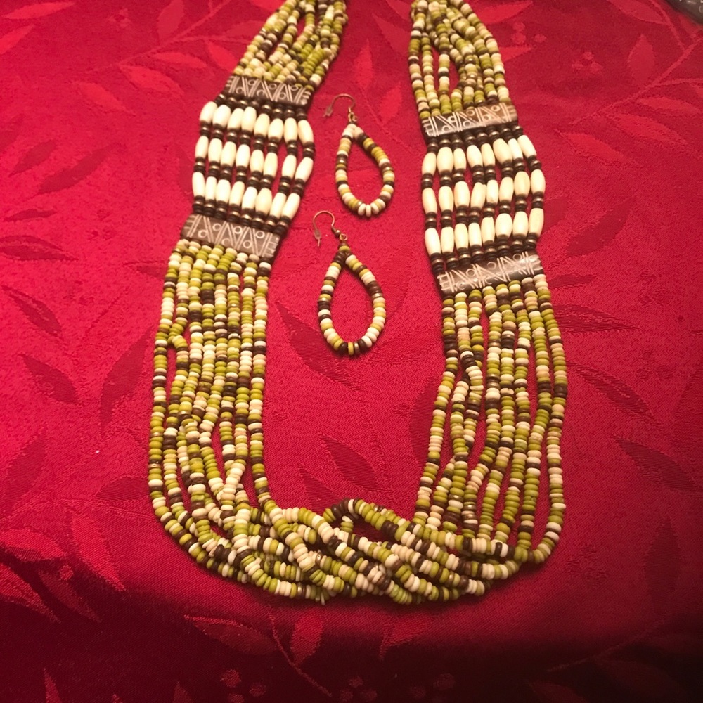 CHICO'S MULTI TIER BEADED NECKLACE & EARRING SET